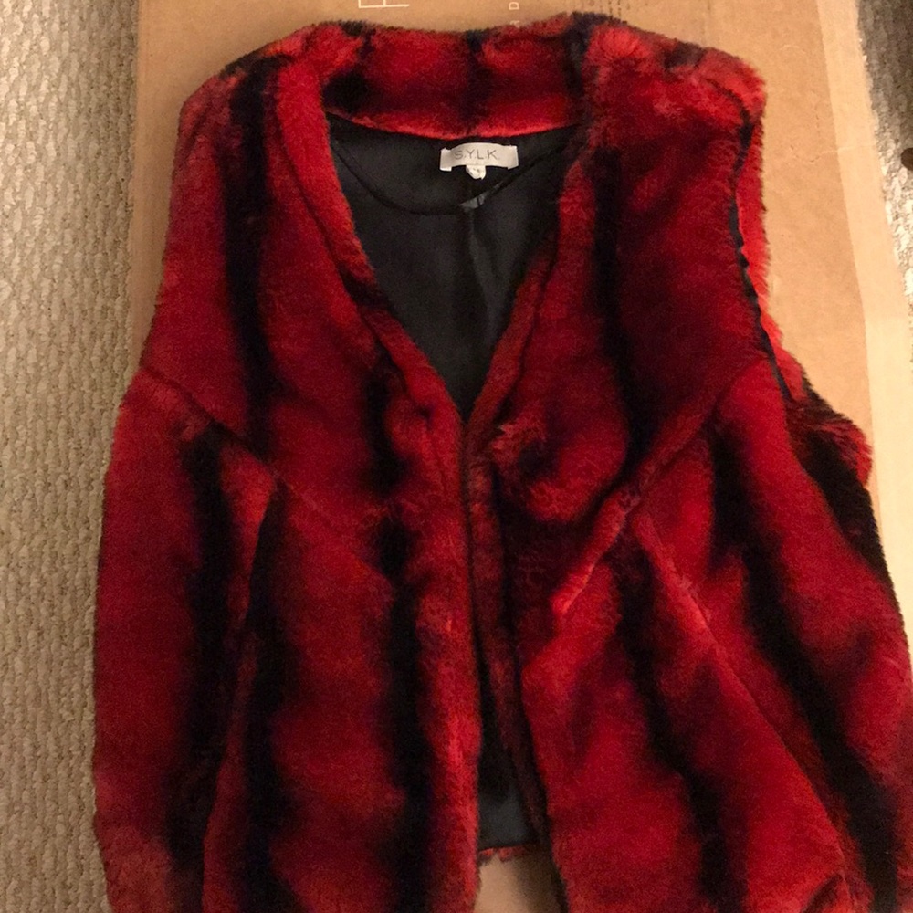 Silk faux fur vest with pockets size small